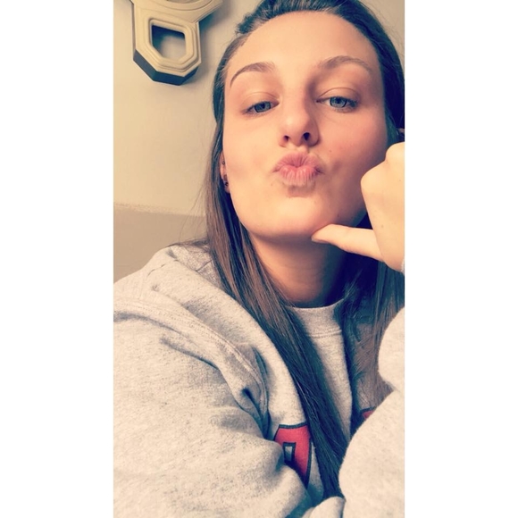 Meet your Posher, Tara - Picture 1 of 1